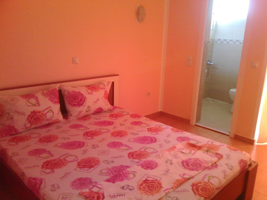 Grandino Rooms & Apartments Ulcinj Exterior photo